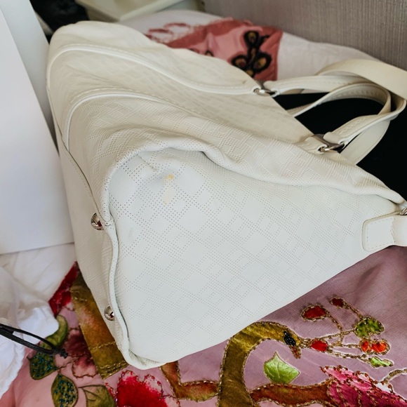 Authentic Bally bag calf skin leather perforated and logo stamped. - Picture 15 of 15